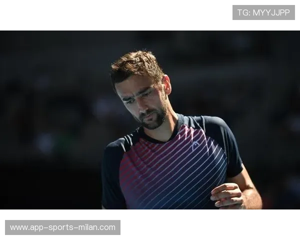 加拿大制造小组冷门，戴维斯反越位长传制胜