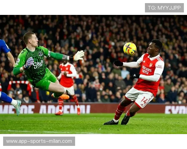 英超阿森纳防守稳固，反击转化为致胜利器