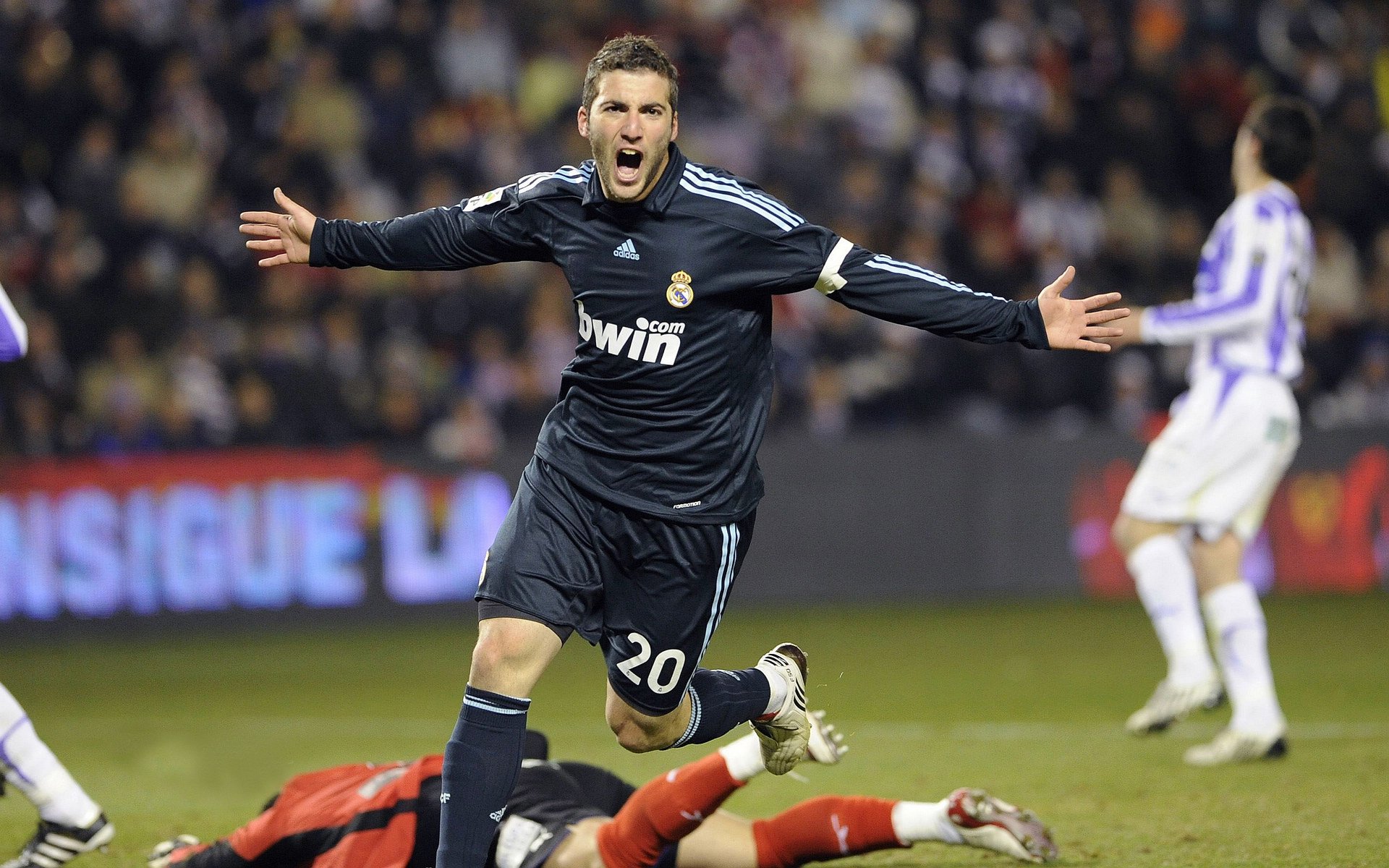 浓眉健康状态良好湖人高层安心，湖人队球员浓眉